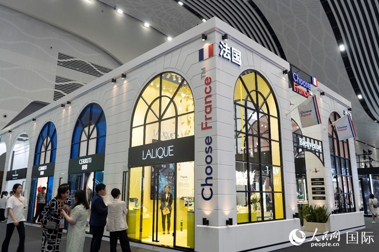 第四屆中國(guó)國(guó)際消費(fèi)品博覽會(huì)法國(guó)國(guó)家館。人民網(wǎng) 常沙攝