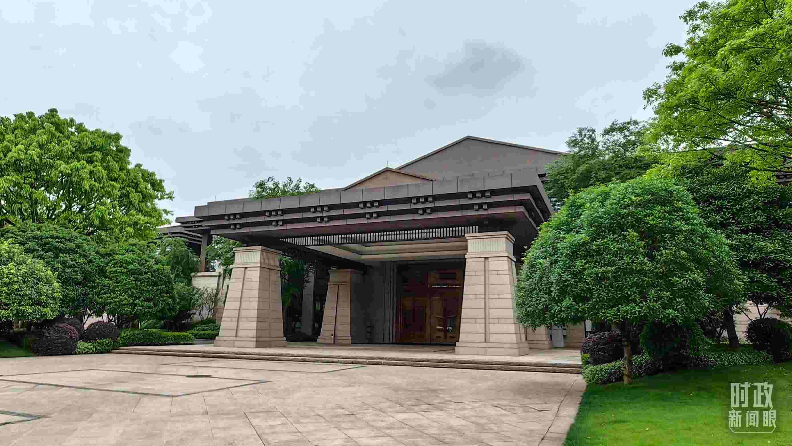 △重慶市渝州賓館，新時代推動西部大開發(fā)座談會在這里召開。（總臺央視記者段德文拍攝）