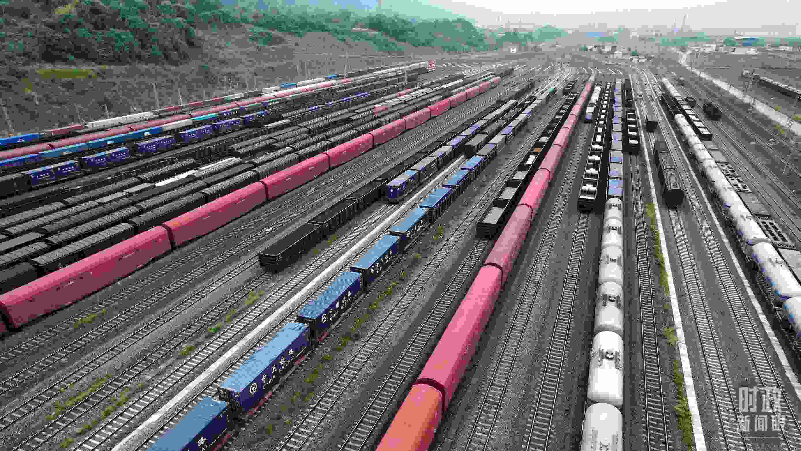 △重慶國際物流樞紐園區(qū)。（總臺央視記者范凱拍攝）