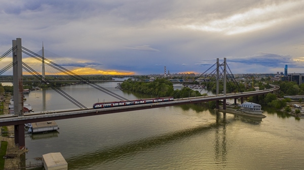 匈塞鐵路塞爾維亞境內(nèi)。中國鐵路國際有限公司供圖