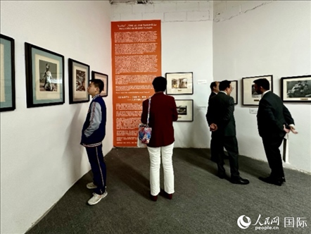 “與中國結緣：智利畫家何塞·萬徒勒里誕辰100周年”展覽在京舉行。人民網記者 周雨攝