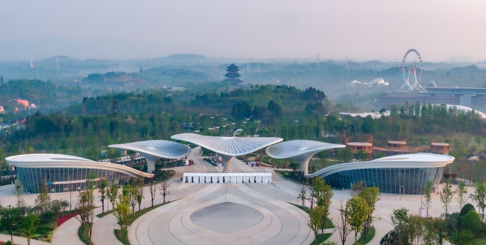 這是成都世園會(huì)主會(huì)場入口（無人機(jī)照片，2024年4月14日攝）。新華社記者 江宏景 攝