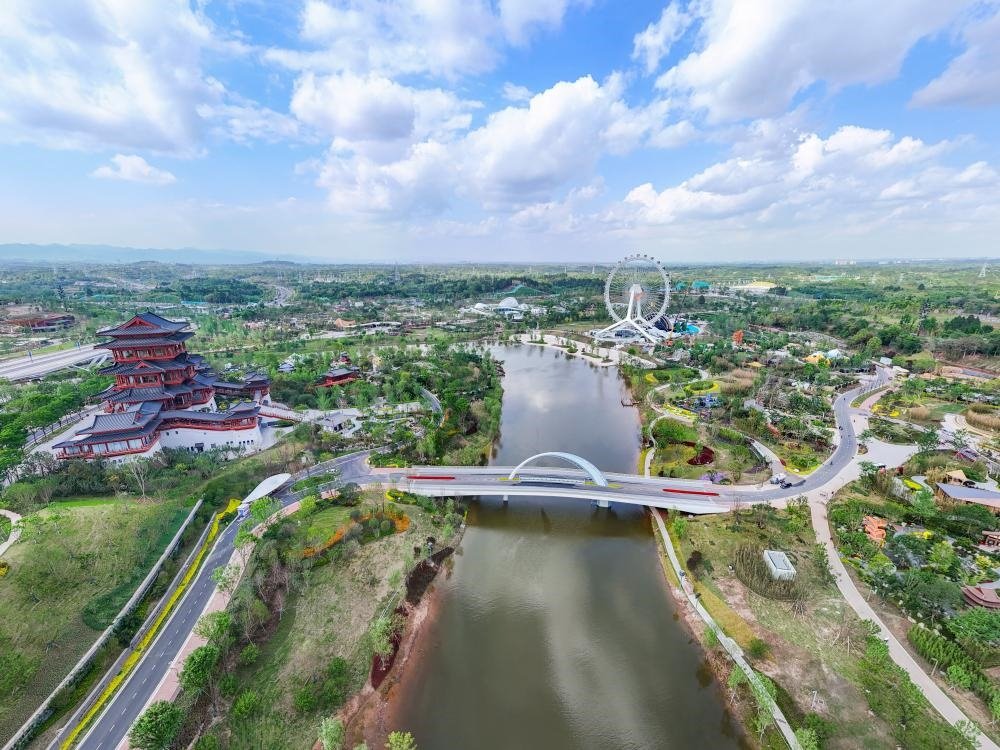 這是2024年4月22日拍攝的成都世園會(huì)主會(huì)場（無人機(jī)照片）。新華社記者 王曦 攝