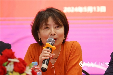 陜西省歸國華僑聯(lián)合會黨組成員、副主席兼秘書長尚小紅在座談會上致辭。人民網(wǎng)記者 陳海琪攝