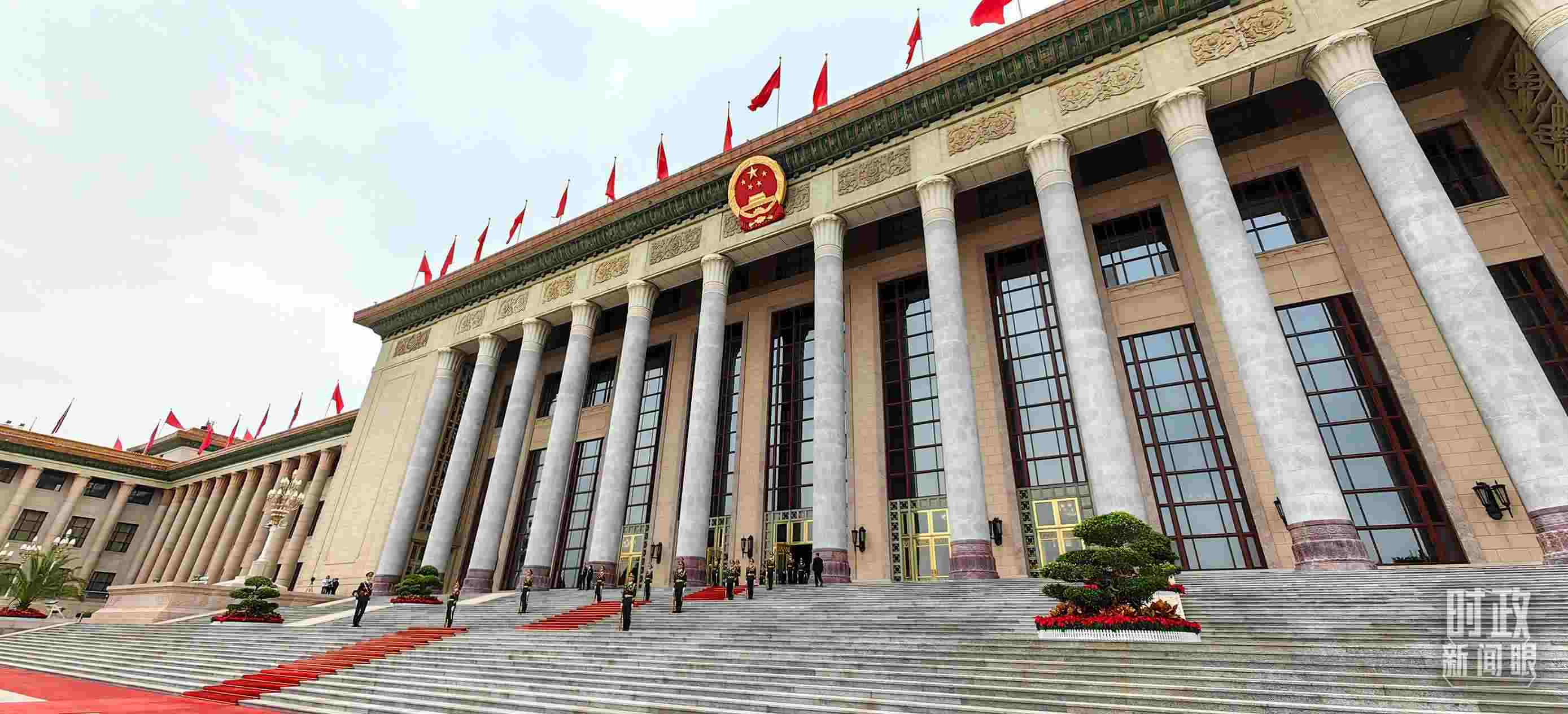 △人民大會堂東門外廣場。（總臺央視記者段德文拍攝）