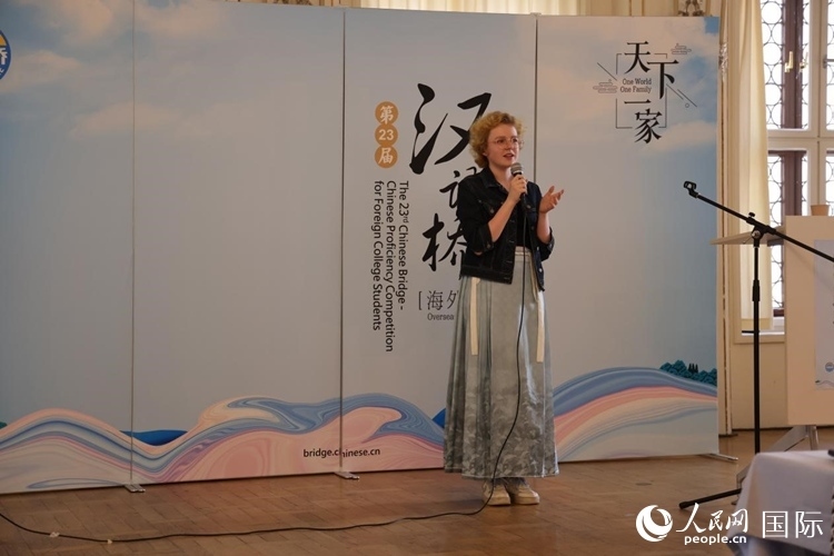 李歡欣在比賽中用中文演講。人民網(wǎng)記者 劉仲華攝