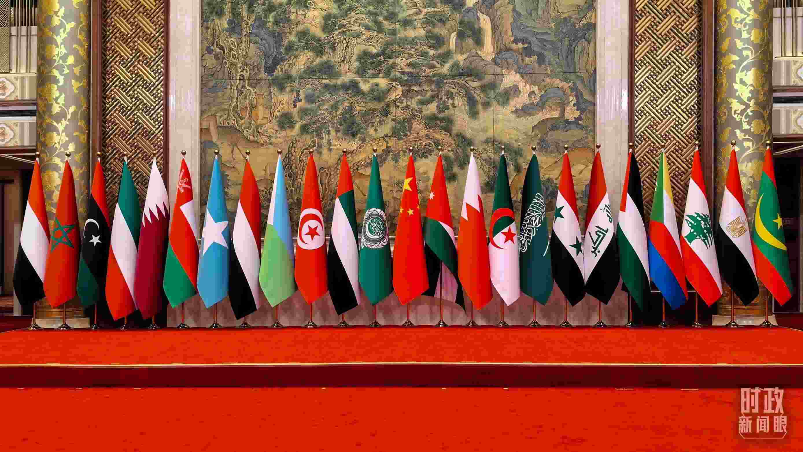 △會(huì)議現(xiàn)場(chǎng)的集體合影區(qū)。（總臺(tái)央廣記者潘毅拍攝）