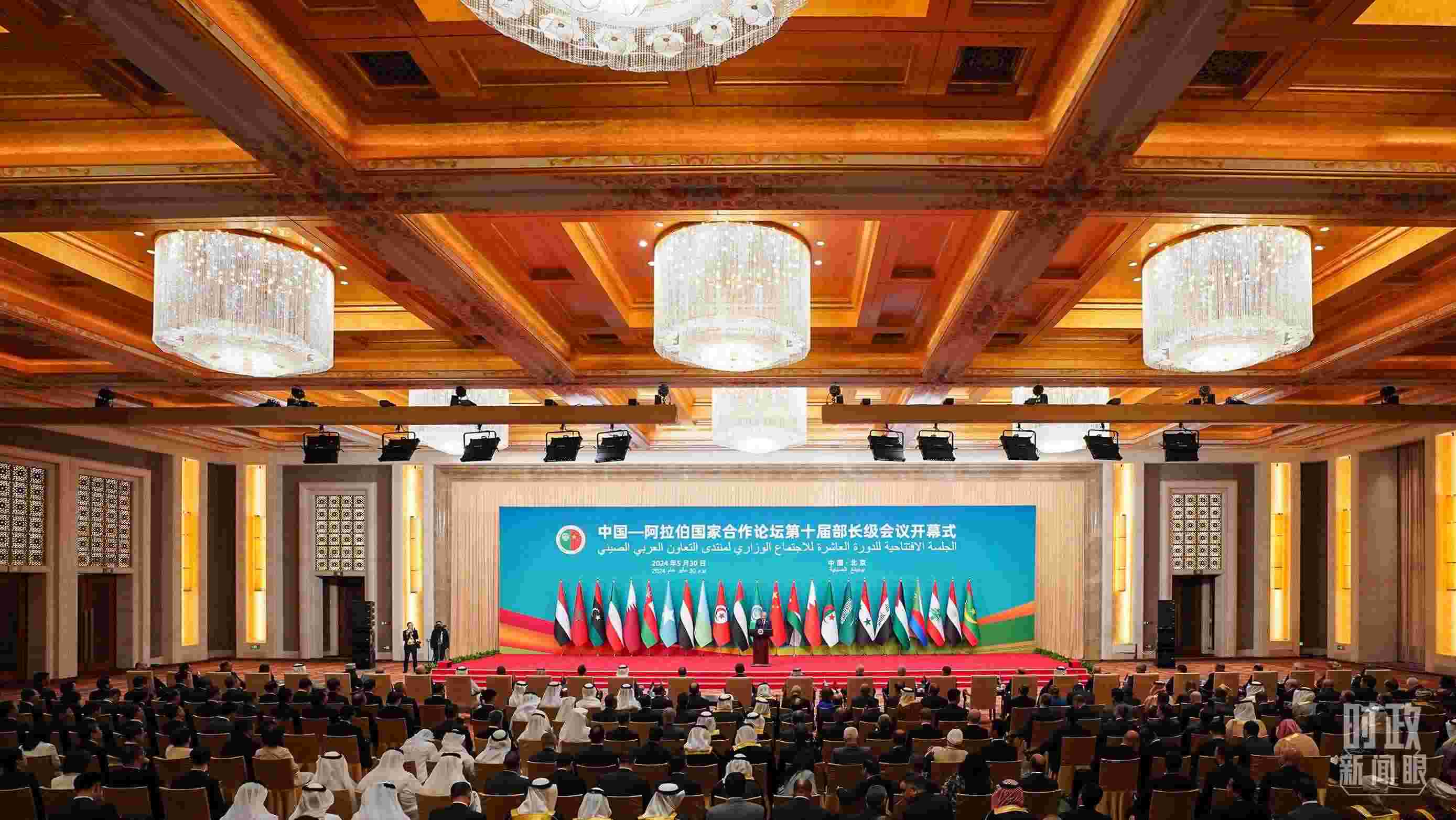 △5月30日開(kāi)幕式現(xiàn)場(chǎng)，阿盟秘書(shū)長(zhǎng)蓋特在致辭。（總臺(tái)國(guó)廣記者李晉拍攝）