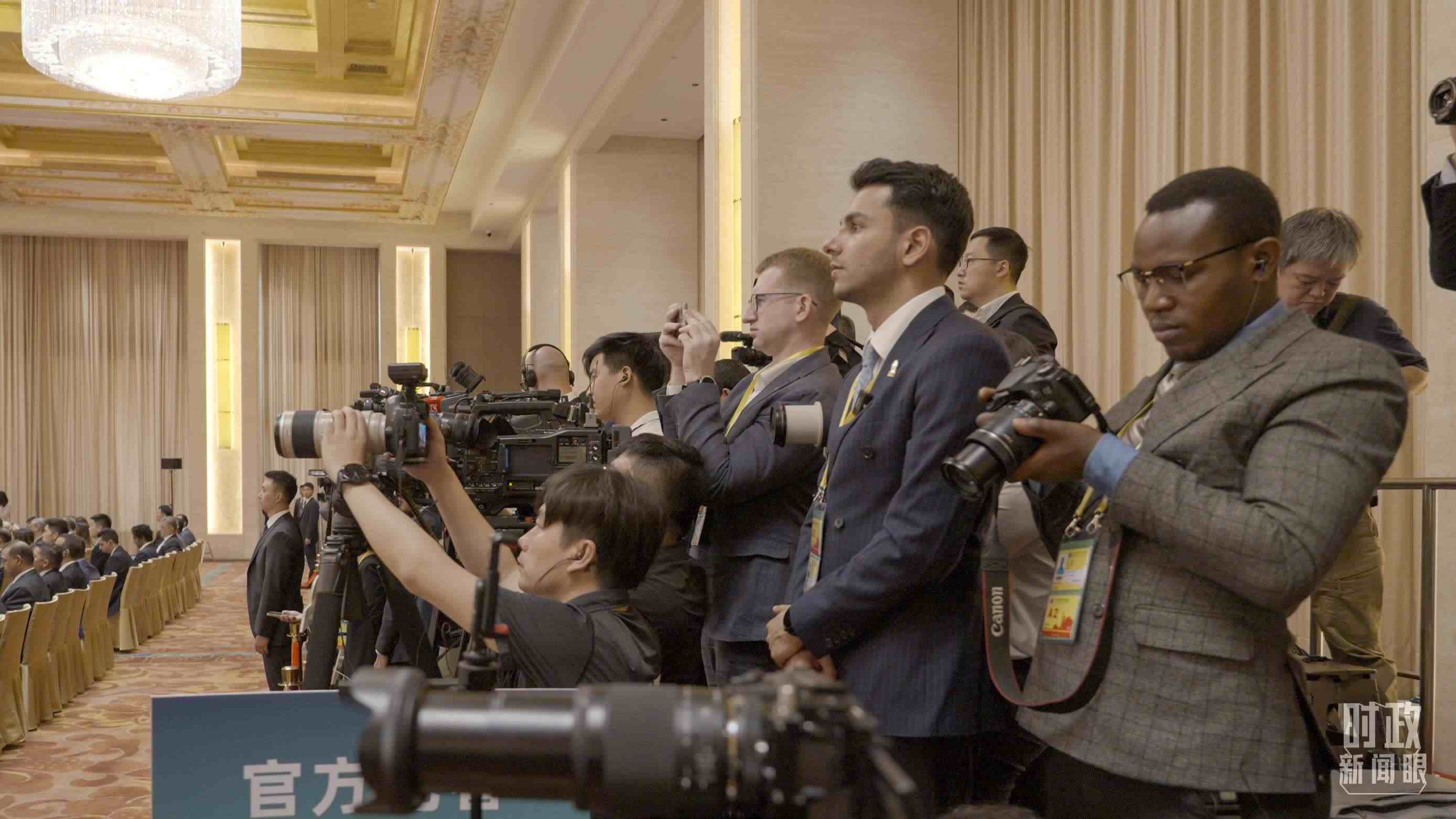 △現(xiàn)場(chǎng)媒體區(qū)。（總臺(tái)央視記者彭漢明拍攝）