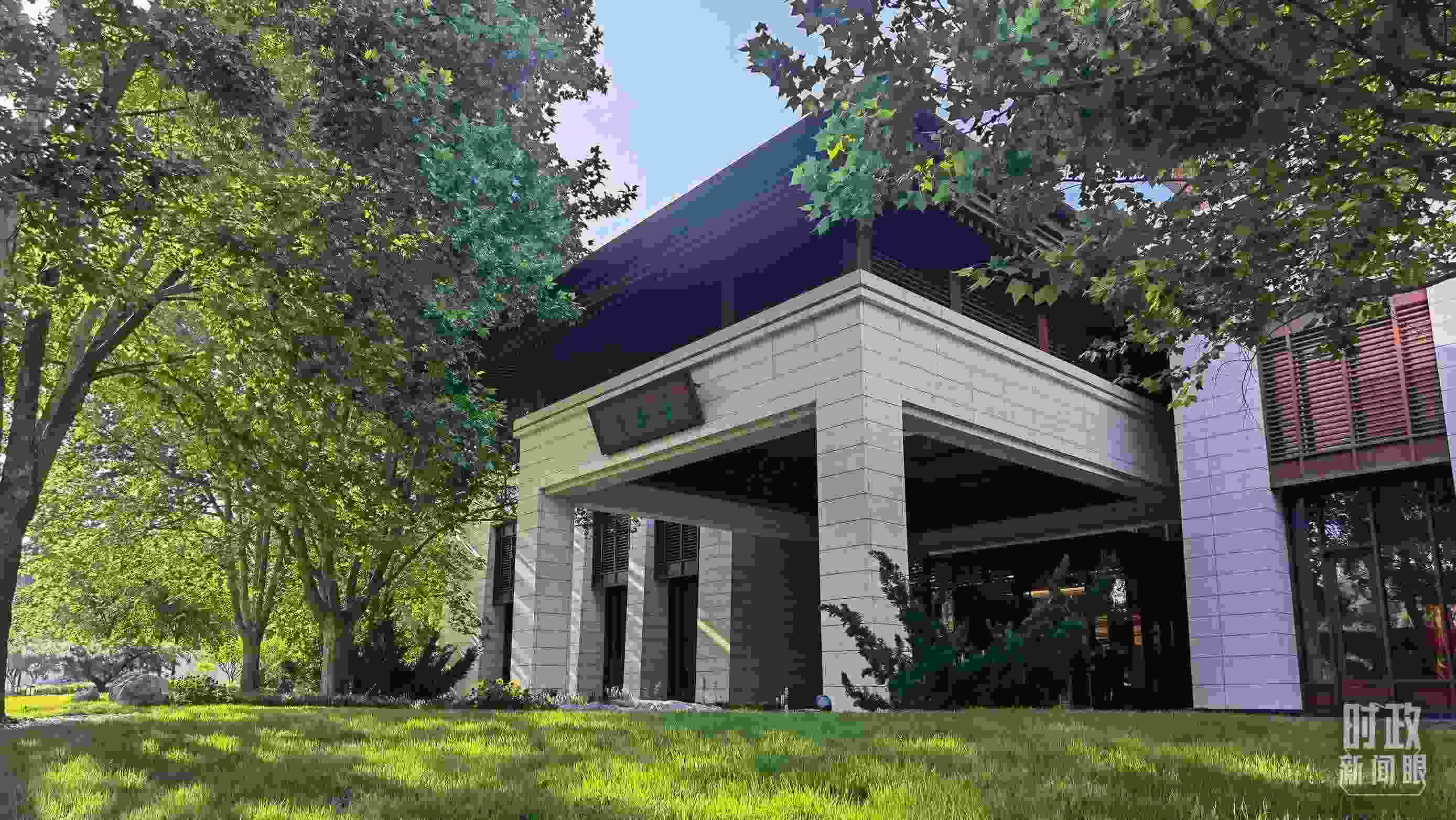 △釣魚(yú)臺(tái)芳華苑。（總臺(tái)央視記者石丞拍攝）