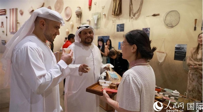 品茶交流。人民網(wǎng)記者 管克江攝