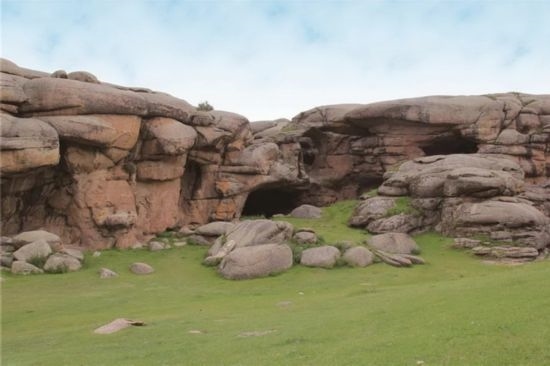 通天洞遺址及其環(huán)境（圖片來源：國家文物局官網）