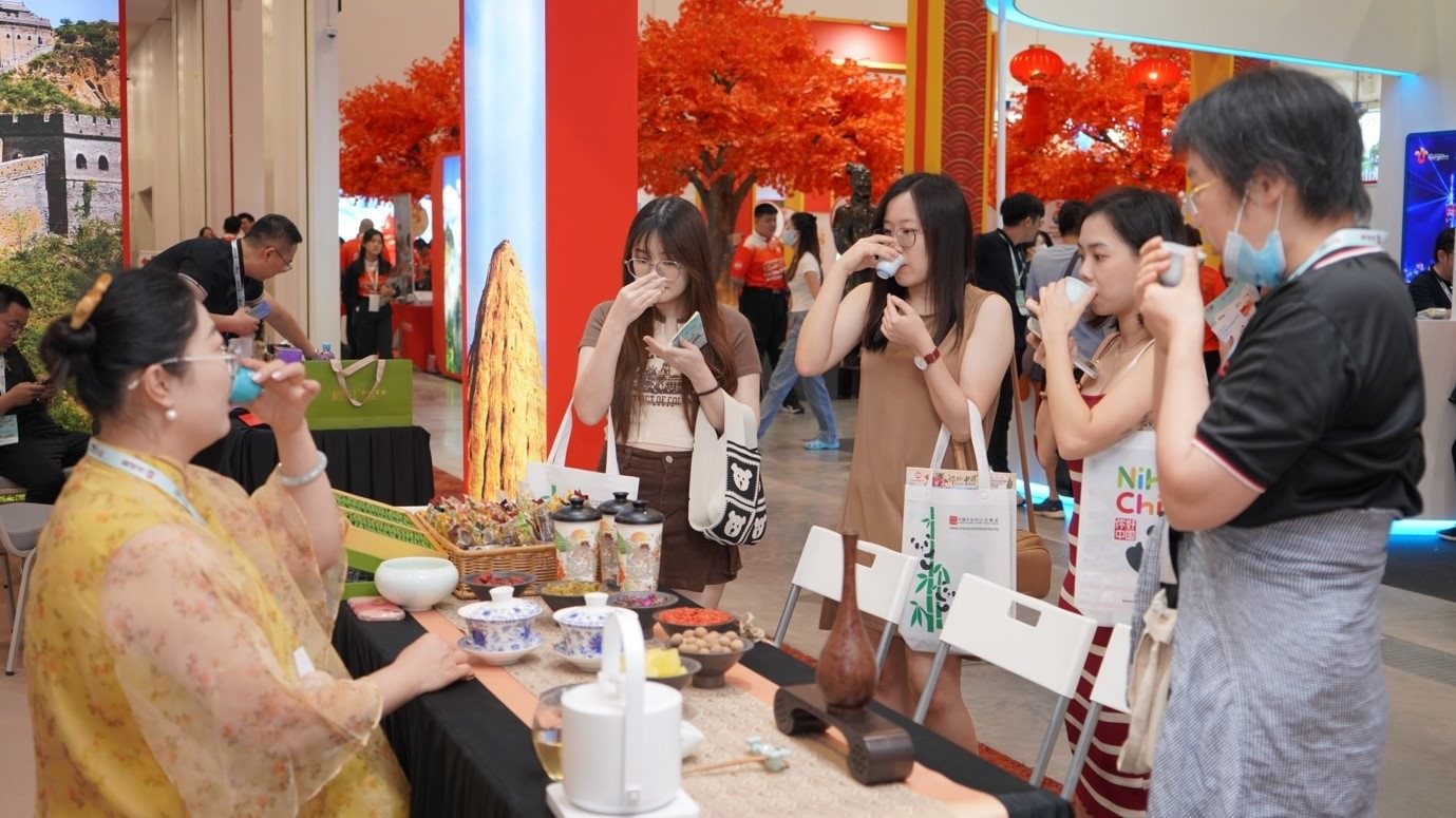 寧夏非遺八寶茶互動(dòng)展示。 吉隆坡中國(guó)文化中心供圖