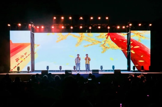 歌曲《啟程》演出現(xiàn)場。供圖：日照職業(yè)技術(shù)學(xué)院