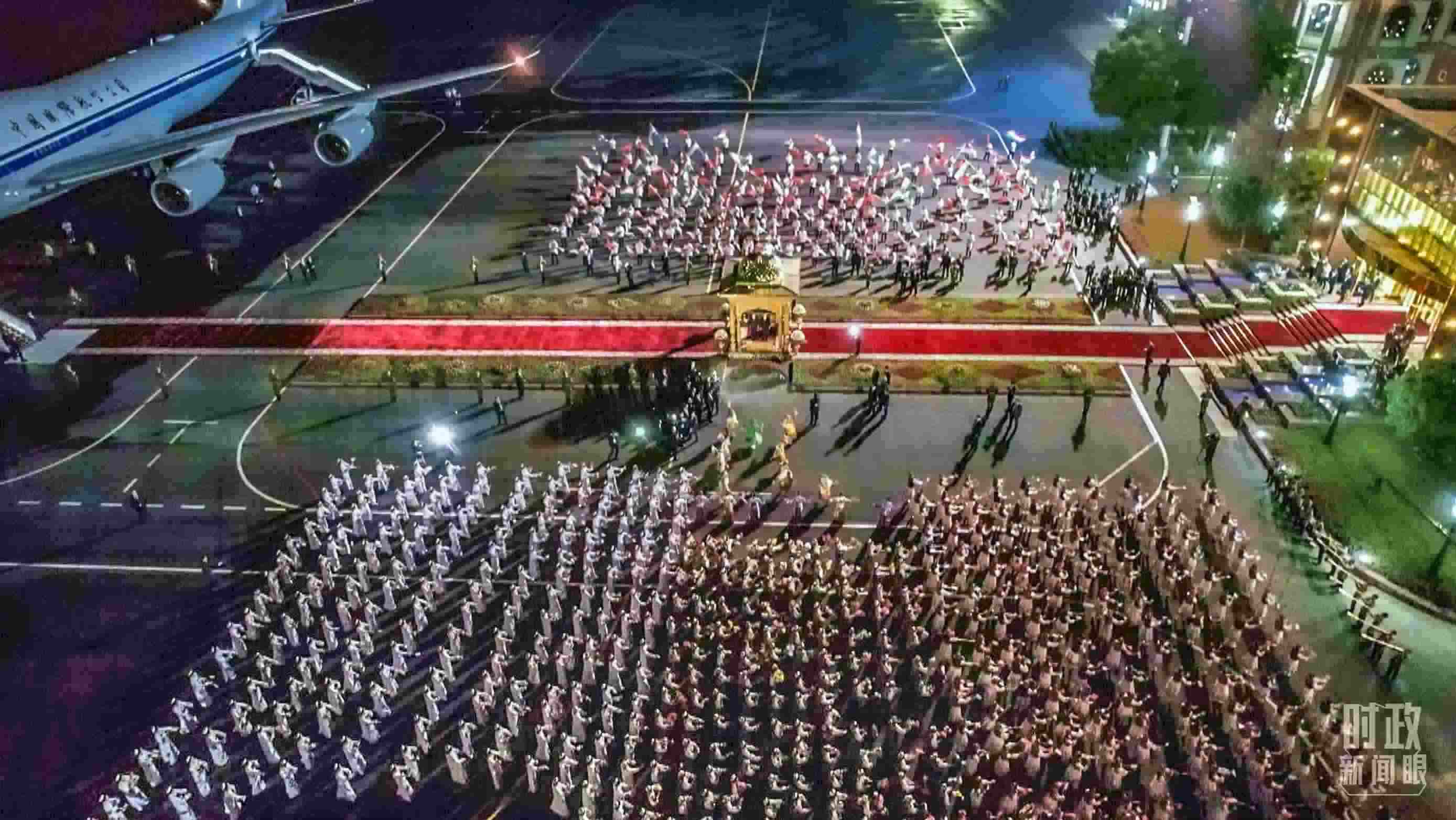 △塔方在機(jī)場舉行的盛大迎賓儀式。（總臺央視記者邢彬）