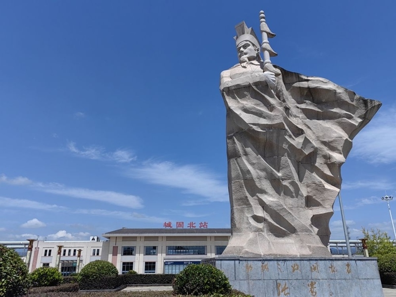 張騫雕塑。新華社記者 孫正好 攝