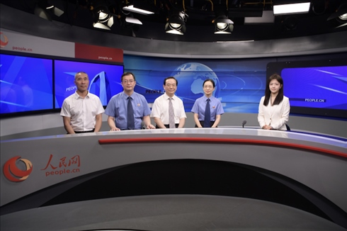 訪談現(xiàn)場(chǎng)。人民網(wǎng)記者 王曉嘯攝