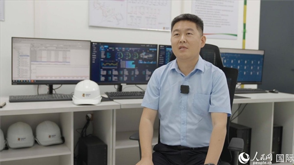 哈薩克斯坦能源投資公司副總經(jīng)理、總工程師張亮在接受人民網(wǎng)記者采訪。 人民網(wǎng)記者 葛泰佚攝