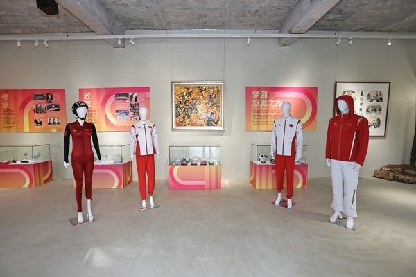 “揚帆起航 為巴黎喝彩”中國體育文化展展廳。 主辦方供圖