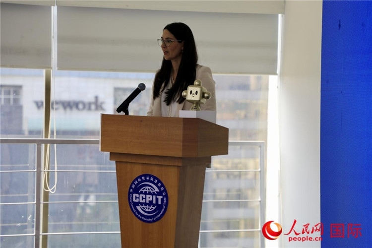 墨西哥外貿(mào)、投資和技術(shù)委員會總經(jīng)理蘇珊娜·杜克發(fā)表講話。人民網(wǎng) 埃內(nèi)斯托·多明戈斯攝