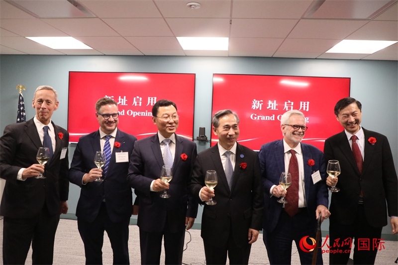 4、美中貿(mào)易全國委員會會長克雷格·艾倫、美國商會高級副會長傅瑞偉等美國工商界代表出席活動。 人民網(wǎng)記者 李志偉攝