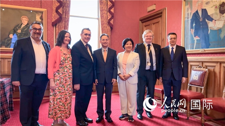 圖為阿伯丁市政廳會(huì)見現(xiàn)場。人民網(wǎng) 郭錦標(biāo)攝