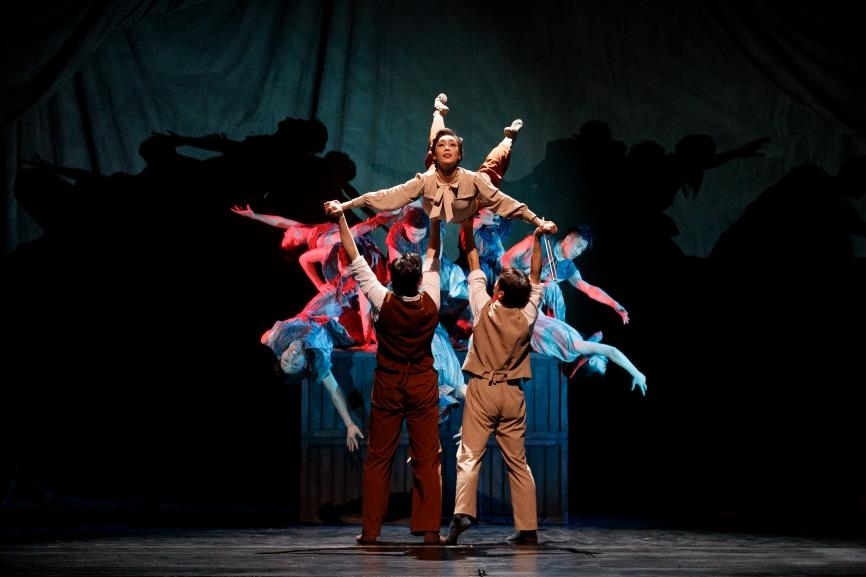 舞劇《熱血當(dāng)歌》演出現(xiàn)場(chǎng)。主辦方供圖