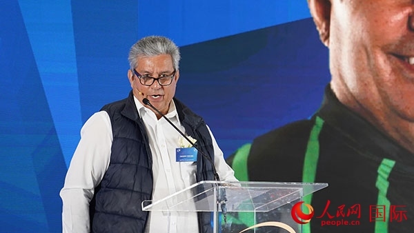 茨瓦尼市市長委員會(huì)成員漢內(nèi)斯·科茲致辭。人民網(wǎng) 張茜攝