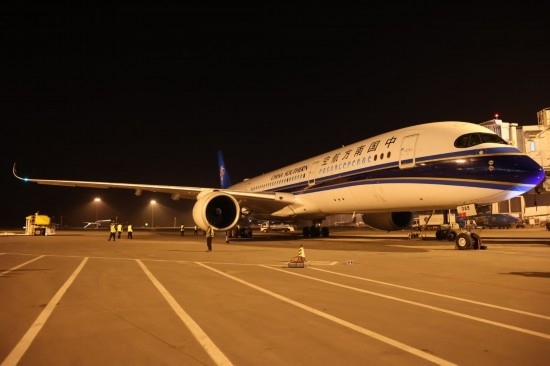 2024年4月24日晚，南航沈陽-法蘭克福CZ8021首航航班在沈陽桃仙國際機場準備起飛。這是國內(nèi)航司在東北地區(qū)開通的首條直飛德國定期航線。