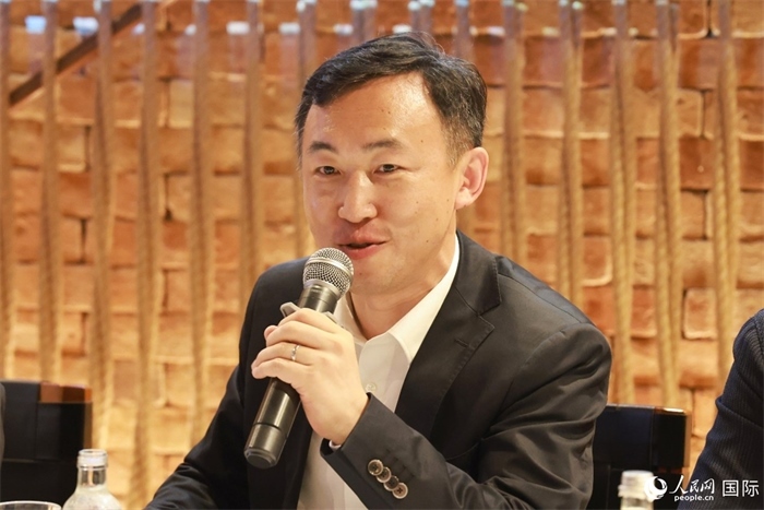 中國駐里約熱內(nèi)盧代總領(lǐng)事王海濤在座談會(huì)上致辭。人民網(wǎng)記者 陳海琪攝