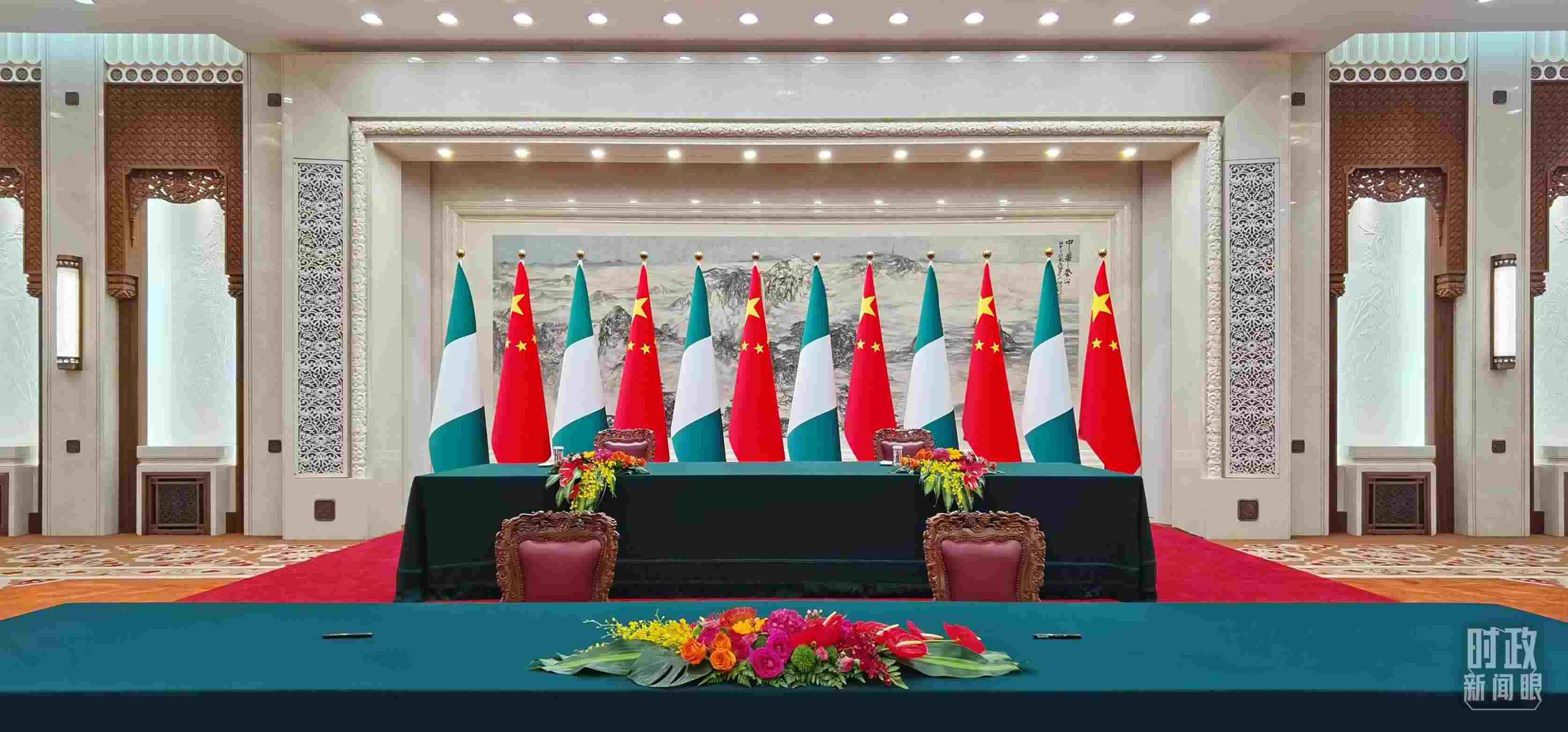  △中尼兩國元首在這里共同見證簽署多項(xiàng)雙邊合作文件，這是開始前的現(xiàn)場。（總臺(tái)央視記者郭鴻拍攝）