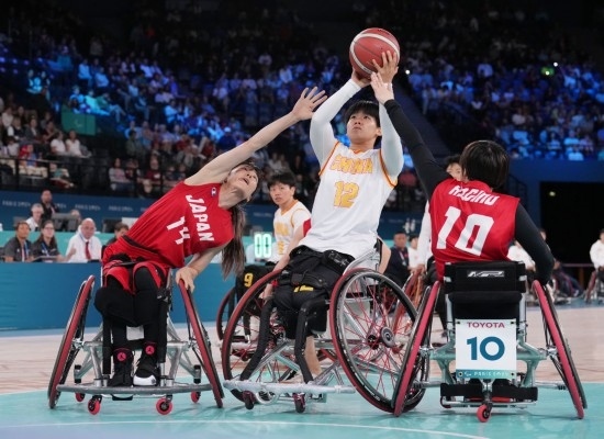 巴黎殘奧會(huì)｜“撞車(chē)、摔倒，我們都習(xí)慣了”