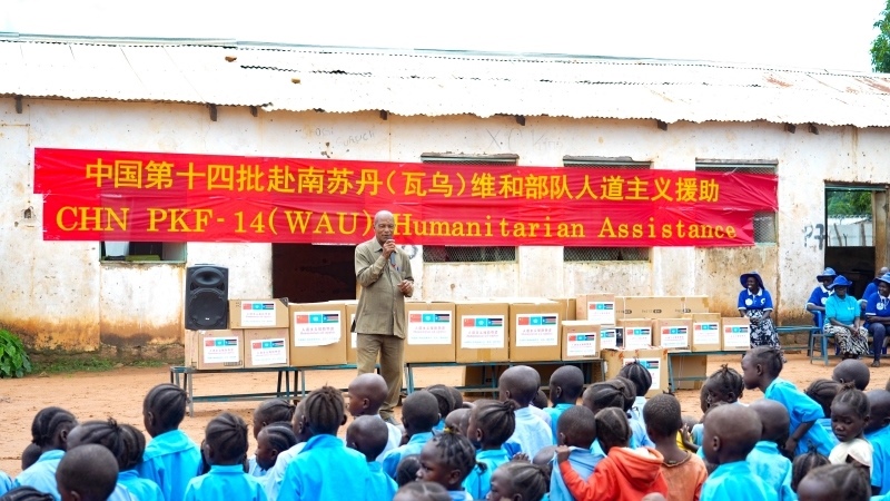 當(dāng)?shù)卣砀屑ぶ袊俦?。王軍杰攝