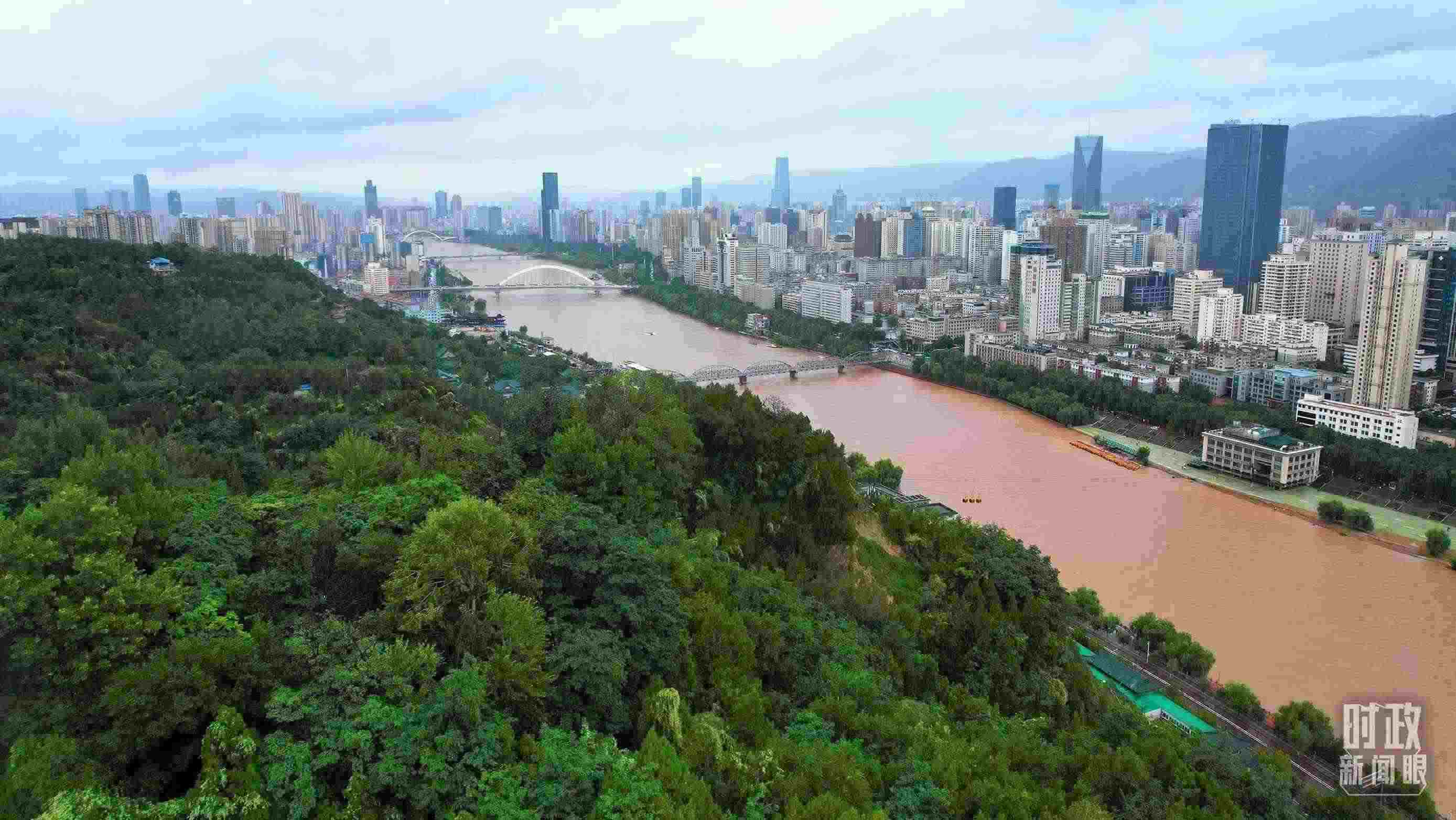 △黃河蘭州段。（總臺(tái)央視記者范凱拍攝）