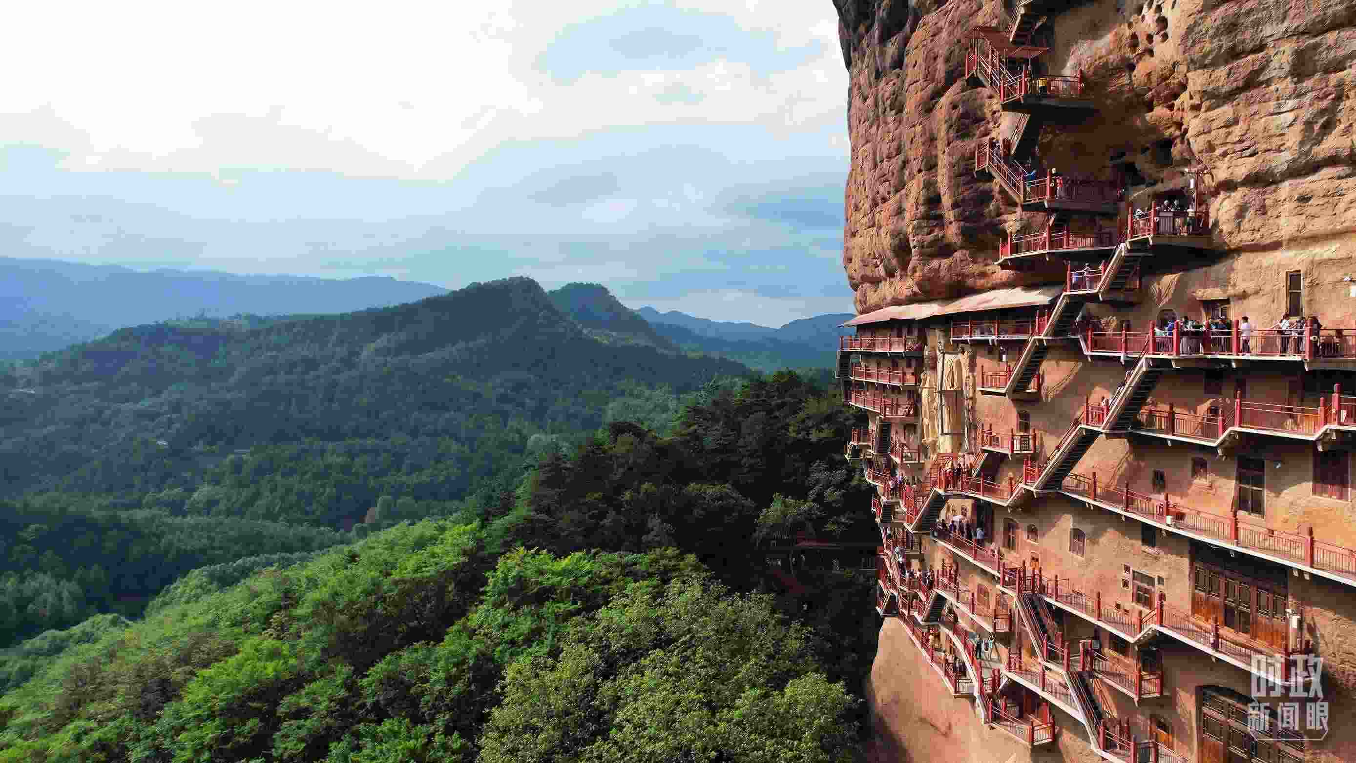 △ 麥積山石窟。（總臺(tái)記者馬凌峰拍攝）