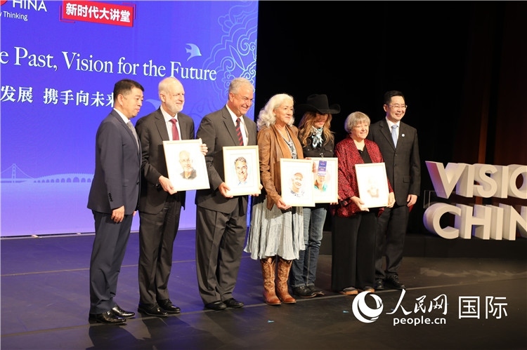 1、當(dāng)天的演講嘉賓講述了中美友好故事。 人民網(wǎng)記者 李志偉攝