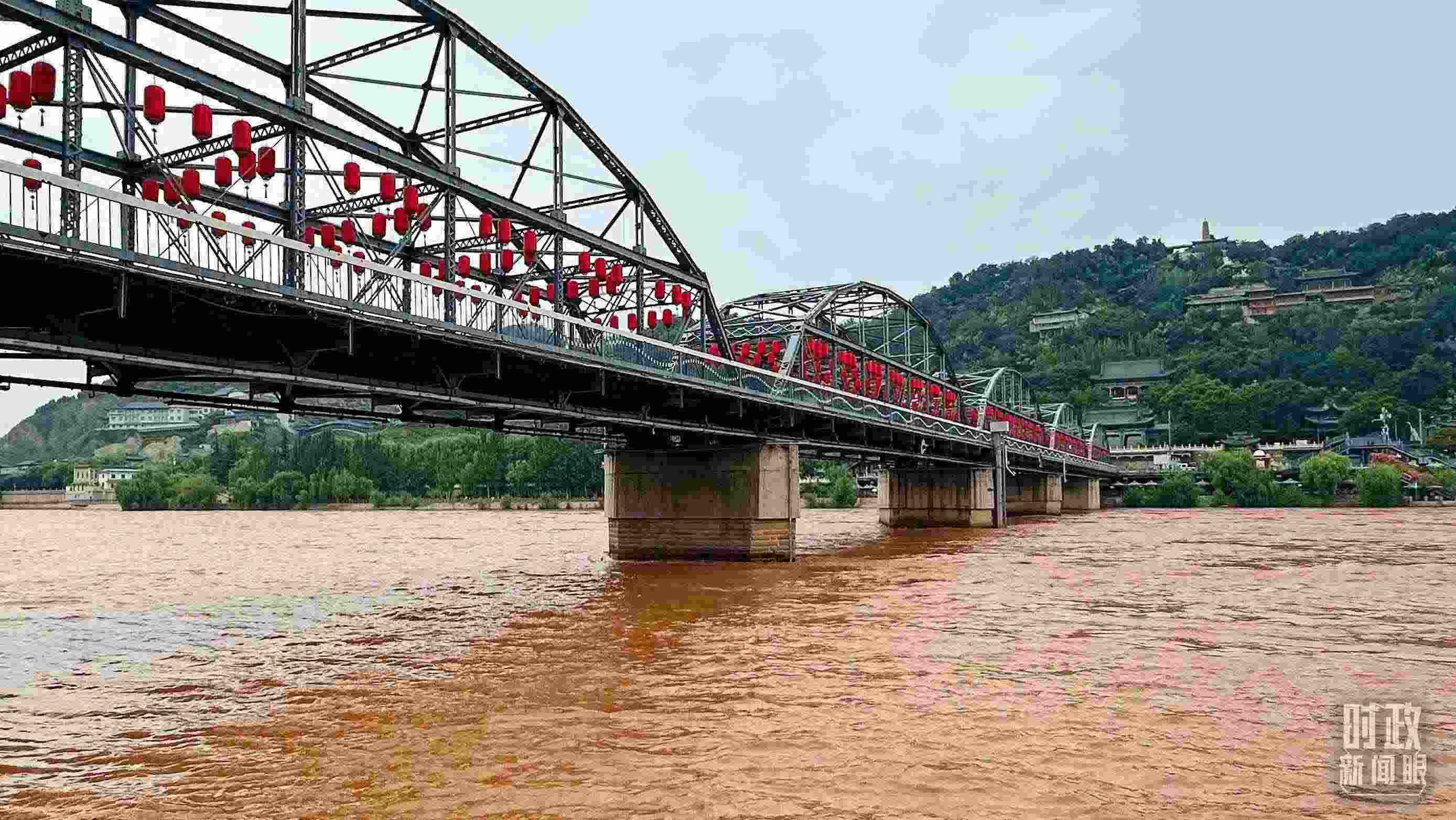 △黃河蘭州中山橋段。（總臺(tái)央視記者范一鳴拍攝）