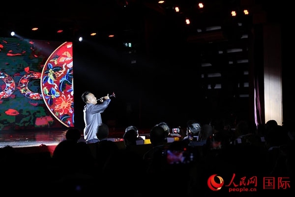 演出現(xiàn)場，演員帶來嗩吶獨奏《看秧歌》。人民網(wǎng)記者 楊一攝