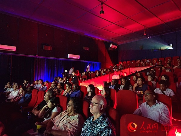 塞舌爾首屆中國電影節(jié)開幕式現(xiàn)場。人民網記者 黃煒鑫攝