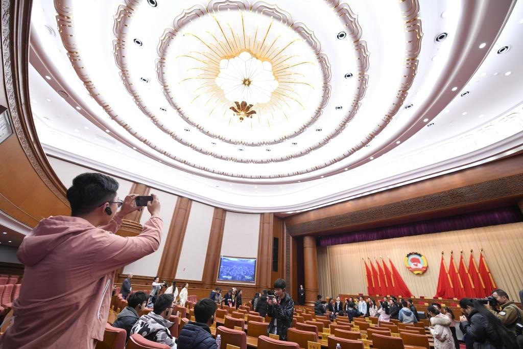 2019年11月16日，全國政協(xié)機關(guān)舉辦第一次公眾開放日活動，約200名高校師生、街道工作人員、退休干部、居民代表等參加。新華社記者 岳月偉 攝