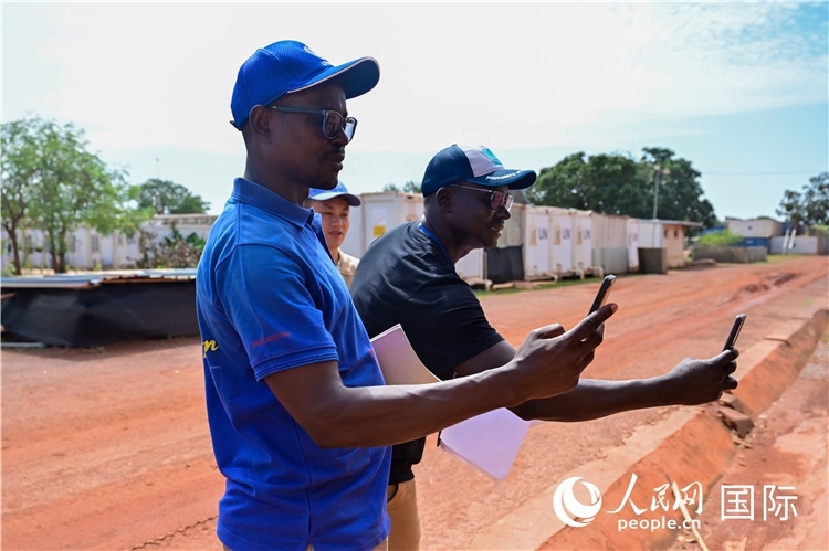 圖6 檢查組拍攝優(yōu)秀做法。謝坤攝