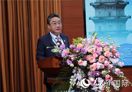 國(guó)—東盟中心秘書(shū)長(zhǎng)史忠俊在“走進(jìn)中華文明——海絲印記 世遺泉州”主題人文交流活動(dòng)中致辭。人民網(wǎng) 王婧攝