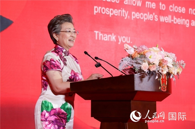 中國駐迪拜總領(lǐng)事歐渤芊致辭。人民網(wǎng)記者任皓宇攝