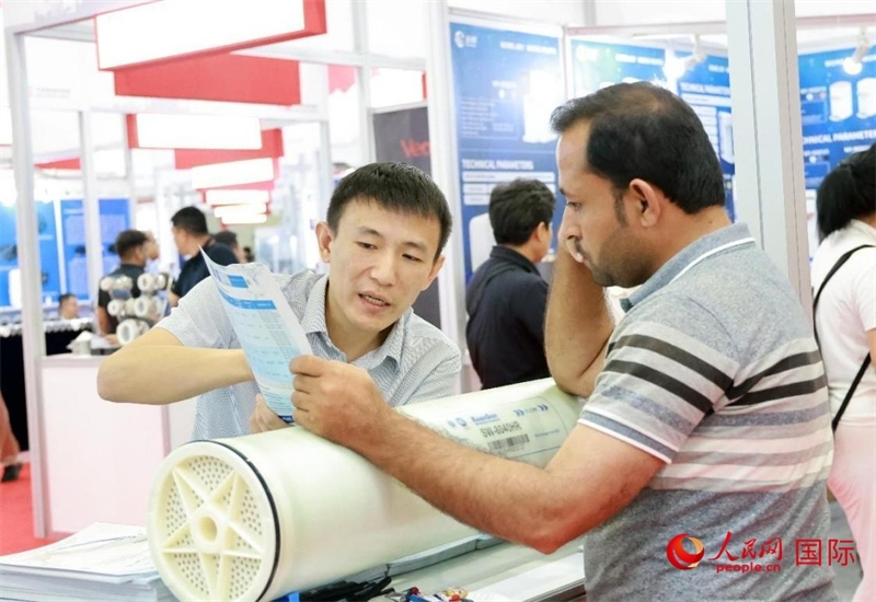 中企產(chǎn)品介紹。人民網(wǎng)記者管克江攝