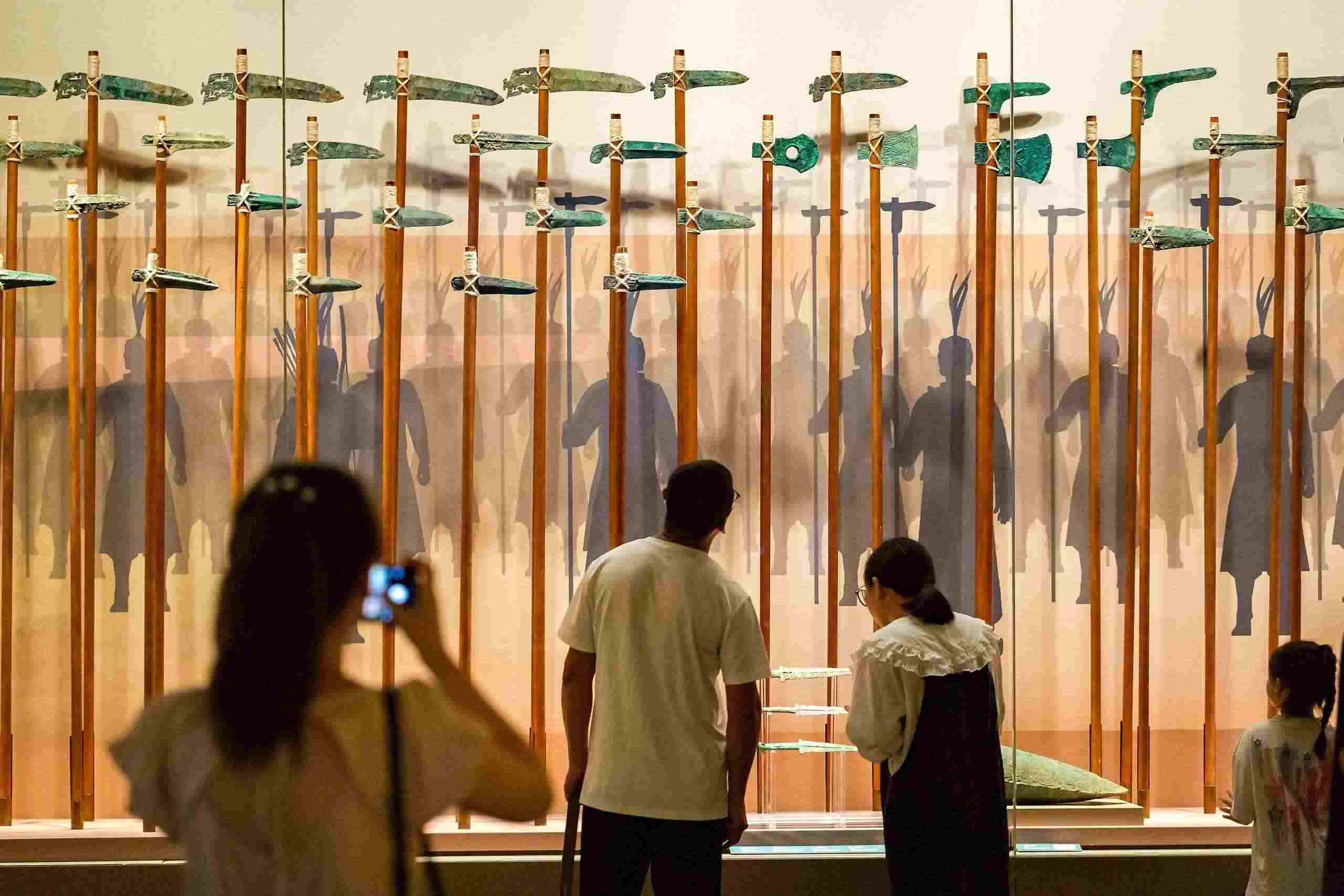 △2024年8月25日，游客在河南省安陽市殷墟博物館參觀。