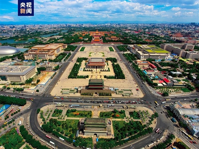 △全長7.8公里的北京中軸線上，分布有鐘鼓樓、景山、故宮等15處遺產(chǎn)構(gòu)成要素。