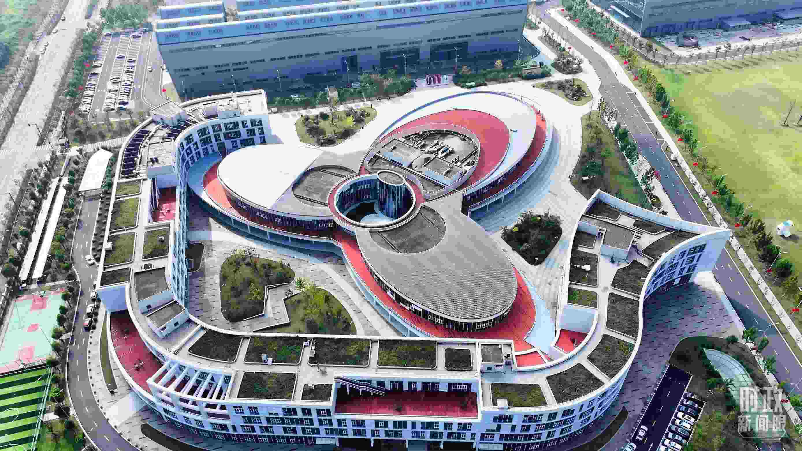 △位于合肥未來(lái)大科學(xué)城的聚變堆主機(jī)關(guān)鍵系統(tǒng)綜合研究設(shè)施園區(qū)。（總臺(tái)記者陳志猛拍攝）