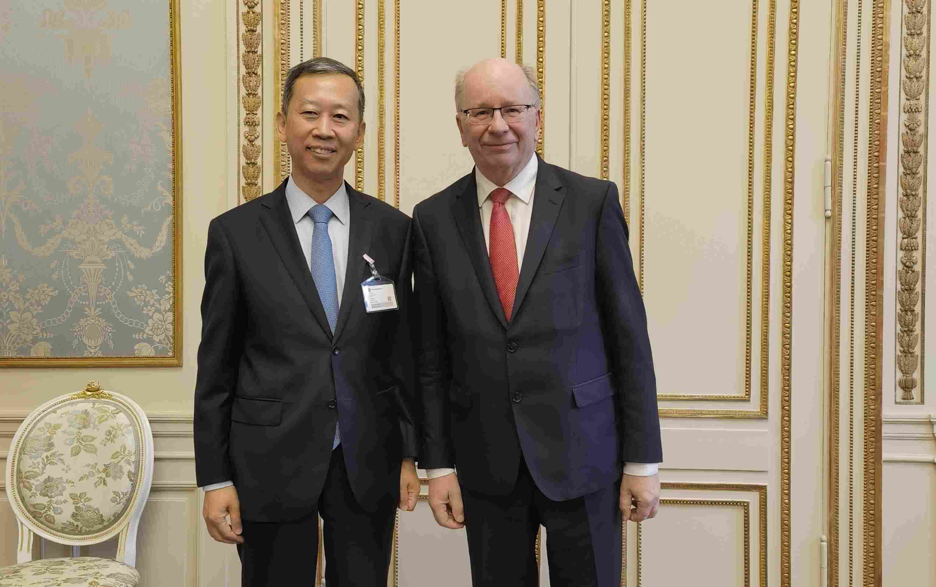 中國駐瑞典大使崔愛民會見瑞典外交國務秘書哈特留斯。 中國駐瑞典大使館供圖