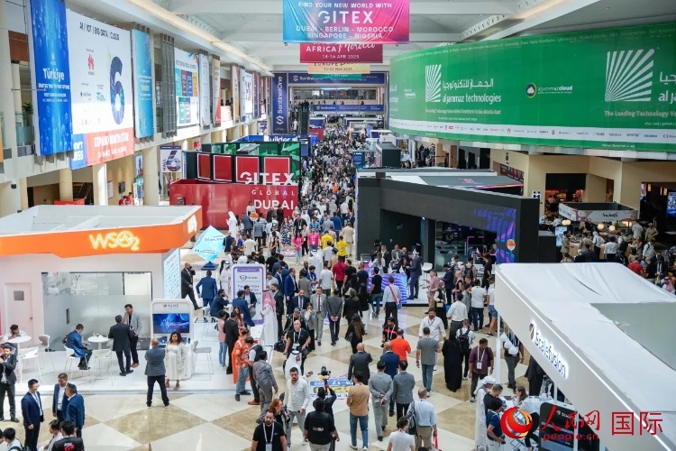 迪拜世界貿(mào)易中心場(chǎng)館內(nèi)一角。人民網(wǎng) 塔里克·易卜拉欣攝