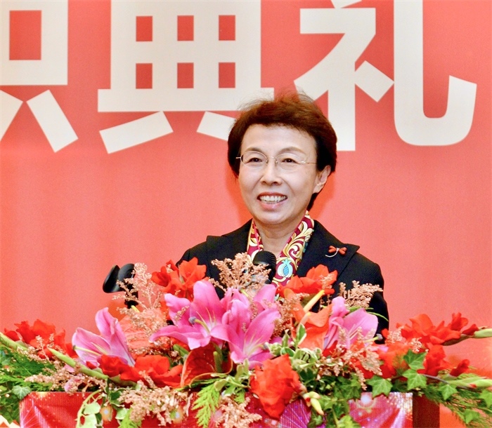 中國僑聯(lián)副主席程紅出席比利時(shí)浙江籍僑團(tuán)聯(lián)盟第二屆主席團(tuán)就職典禮并致辭。比利時(shí)浙江籍僑團(tuán)聯(lián)盟供圖